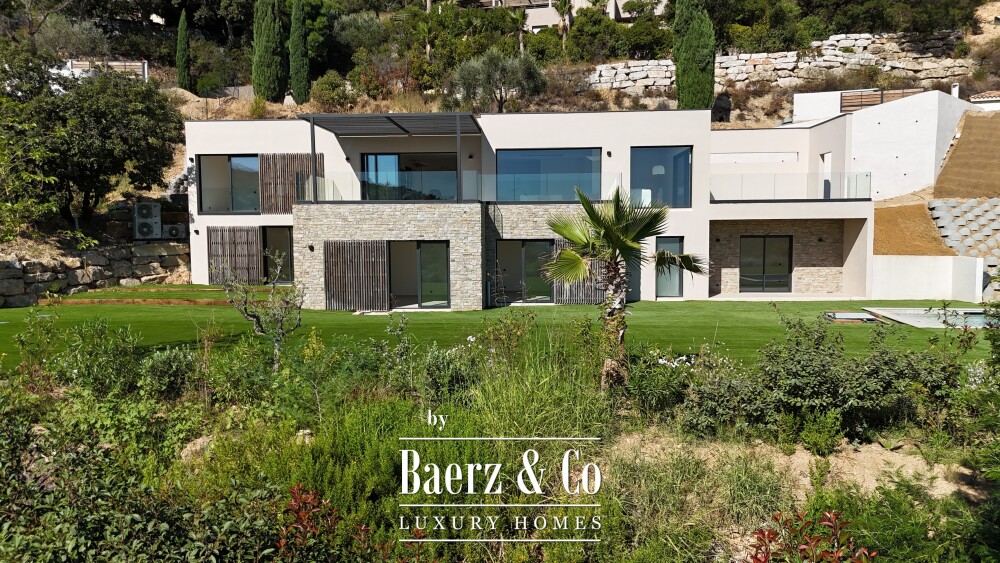 Grimaud — Sea-View Luxury Villa with Five Bedrooms and Pool image
