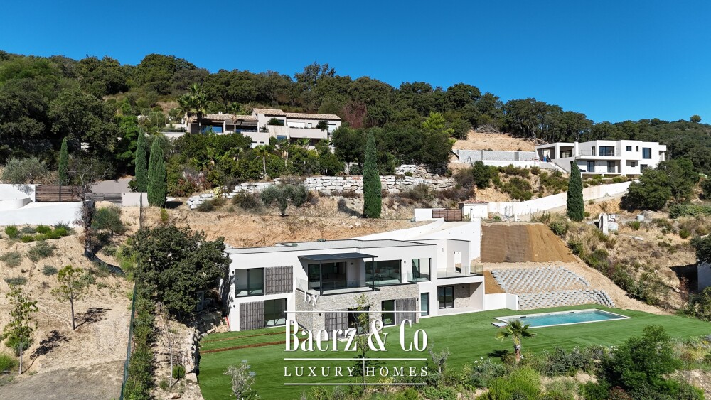 Grimaud — Sea-View Luxury Villa with Five Bedrooms and Pool image