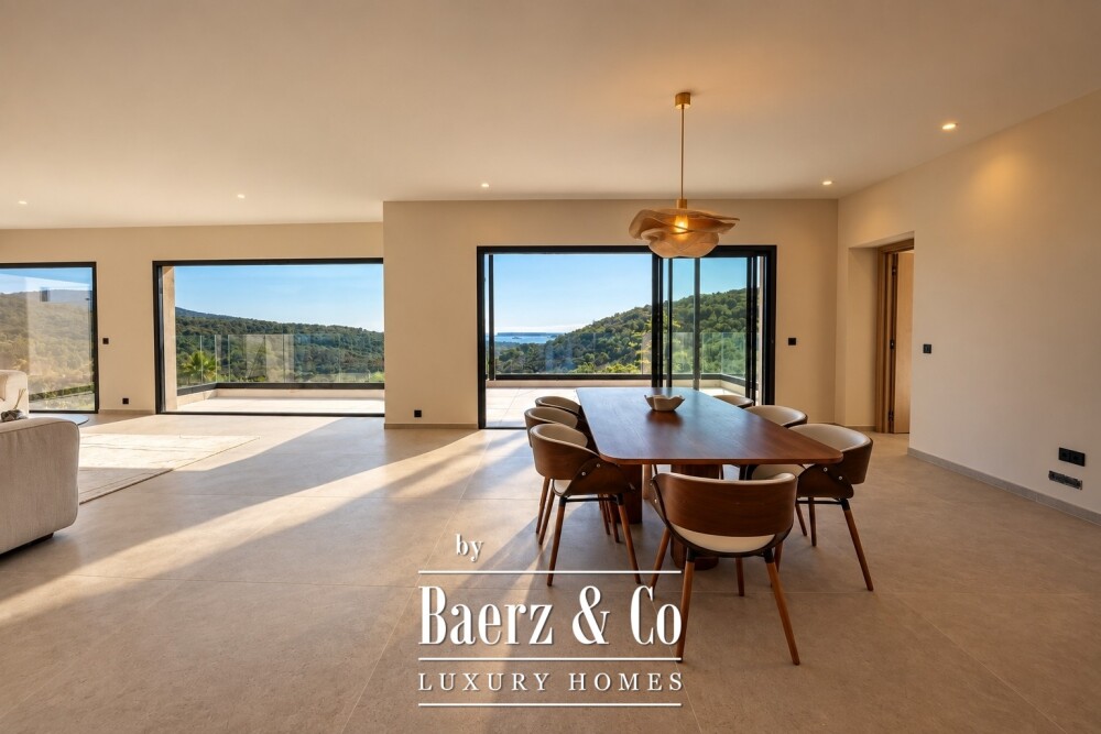 Grimaud — Sea-View Luxury Villa with Five Bedrooms and Pool image