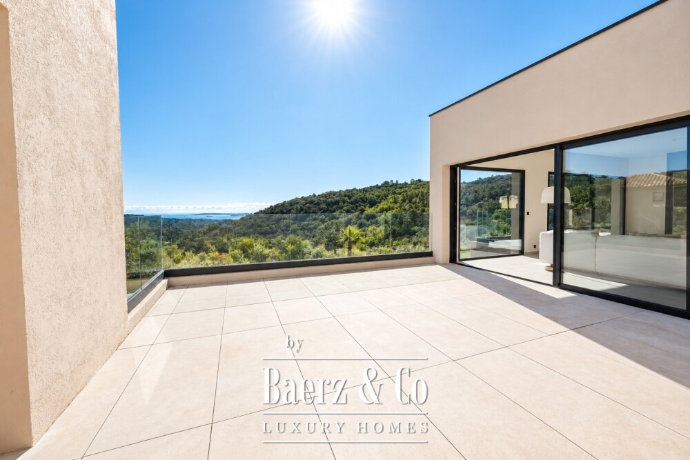 Grimaud — Sea-View Luxury Villa with Five Bedrooms and Pool image