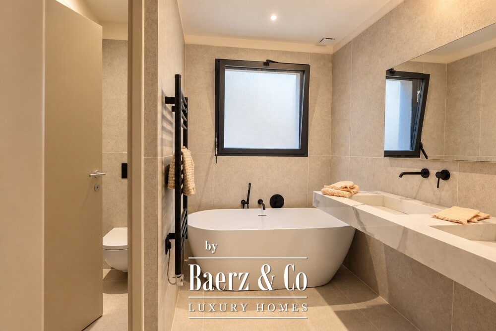 Grimaud — Sea-View Luxury Villa with Five Bedrooms and Pool image