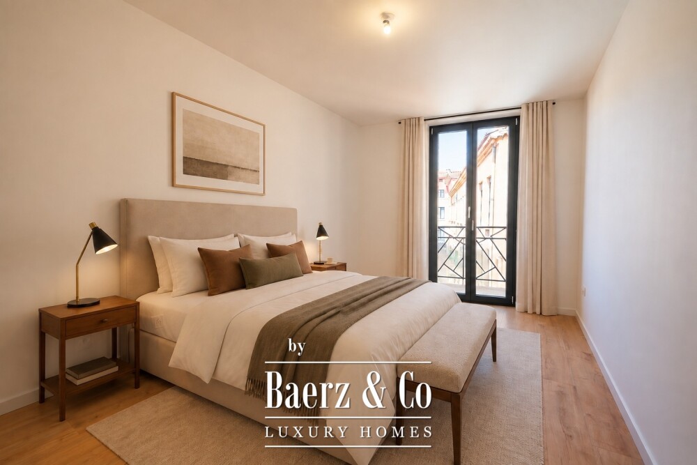 Saint-Raphaël town centre – 105 m² apartment with sea-view balconies image