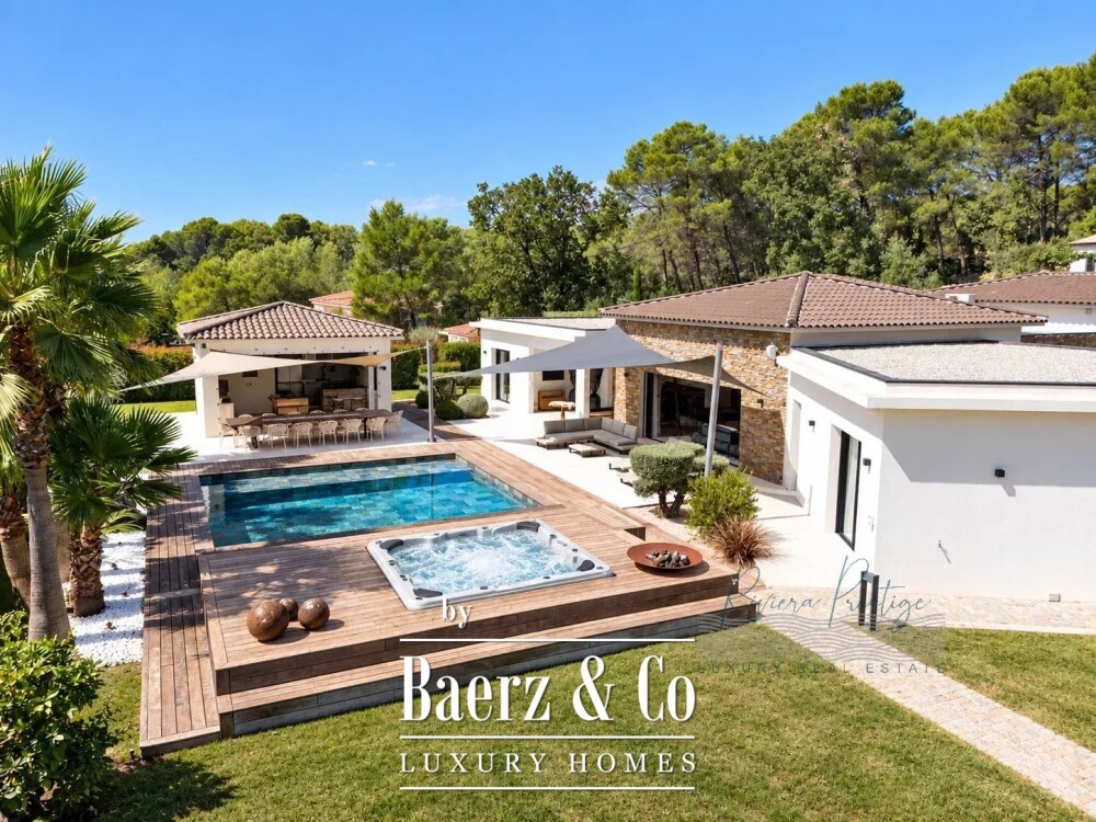Charming Villa with Garden in Draguignan, France image