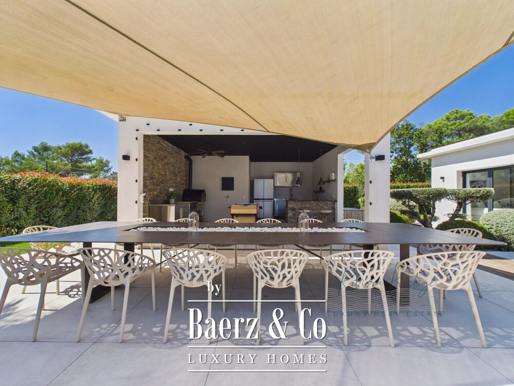 Charming Villa with Garden in Draguignan, France image
