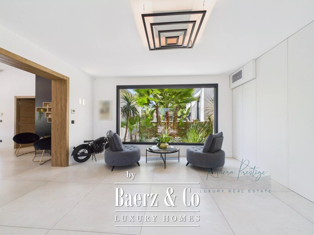 Charming Villa with Garden in Draguignan, France image