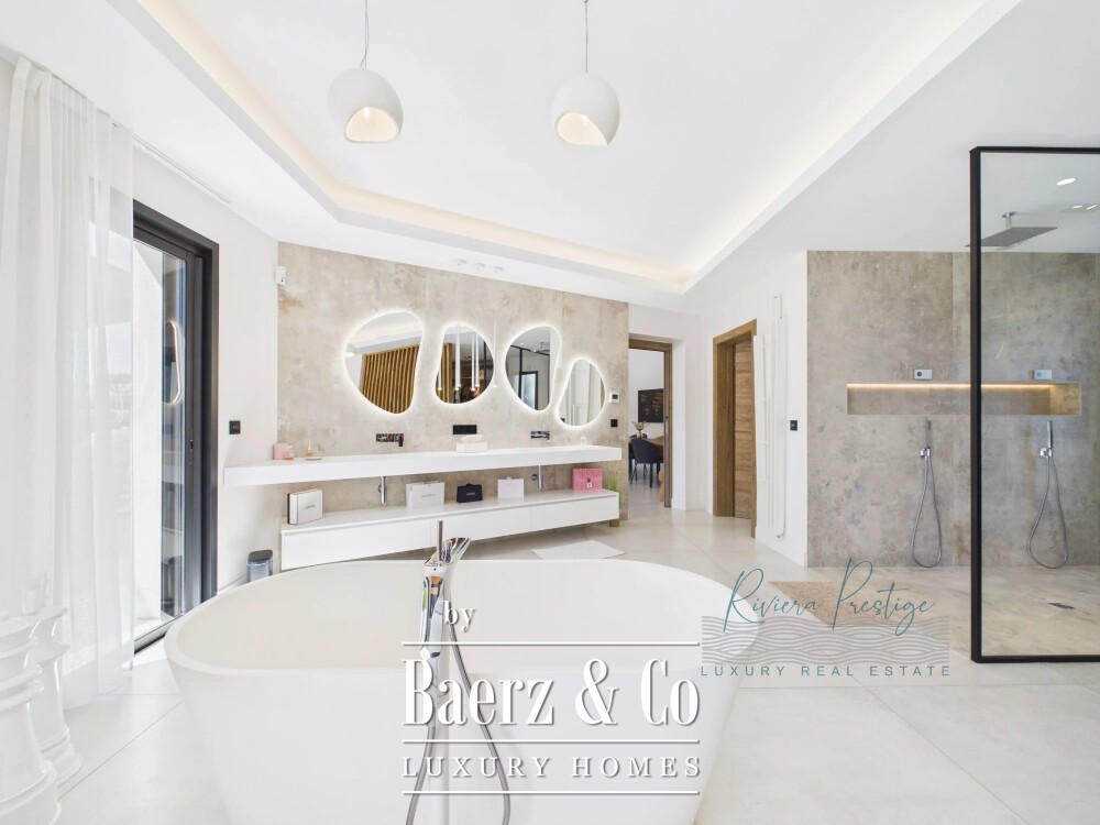 Charming Villa with Garden in Draguignan, France image