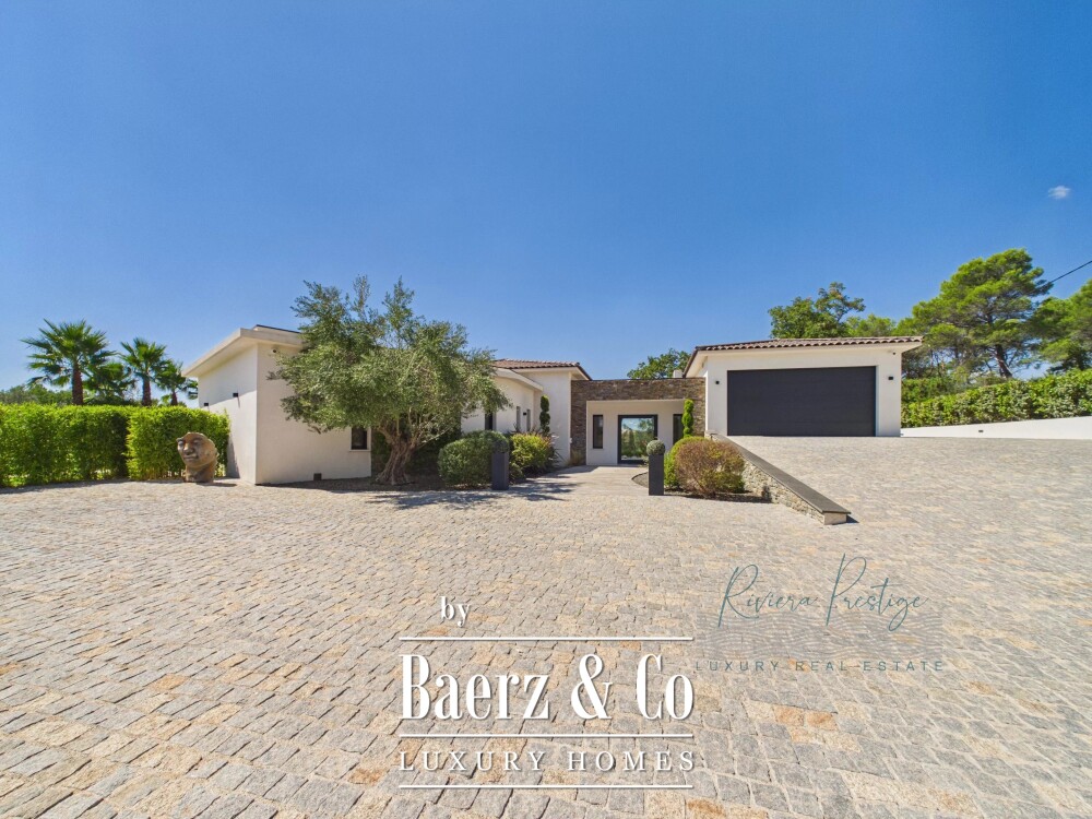 Charming Villa with Garden in Draguignan, France image