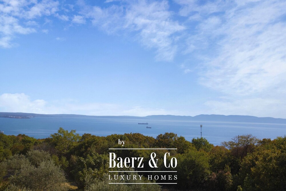 Kostrena, a house with a swimming pool and a stunning open sea view image