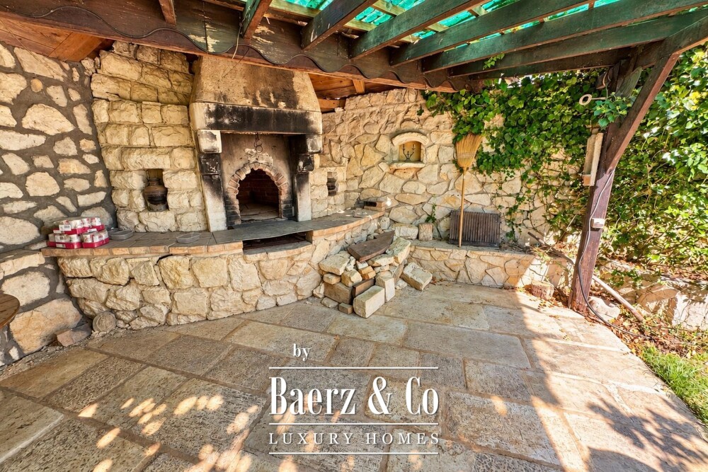 Island of Cres, Punta Križa, 280 m² house for renovation on a spacious 3,150 m² plot image