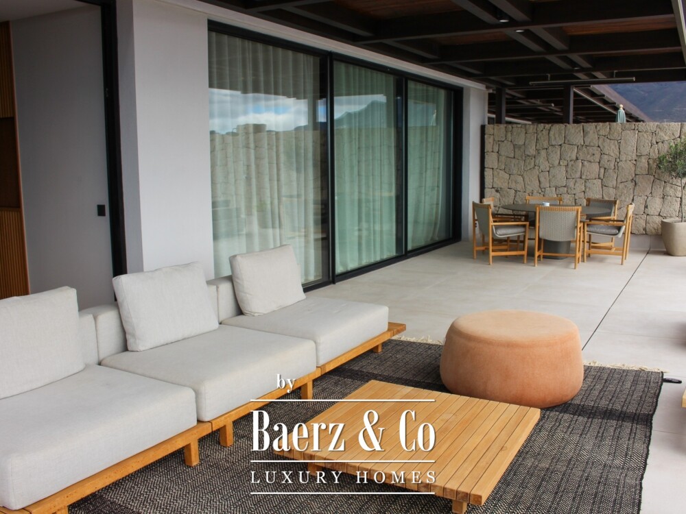 Exclusive 2-bedroom villa in a 5* complex Costa Adeje image