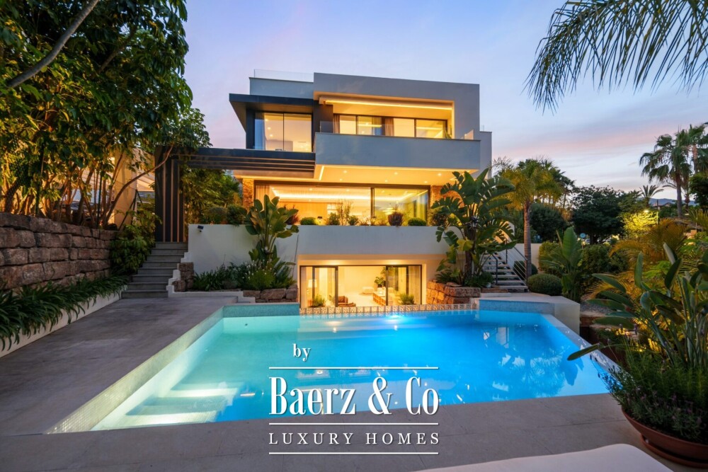 Villa - New Golden Mile - Estepona East - Ref: 8739 image