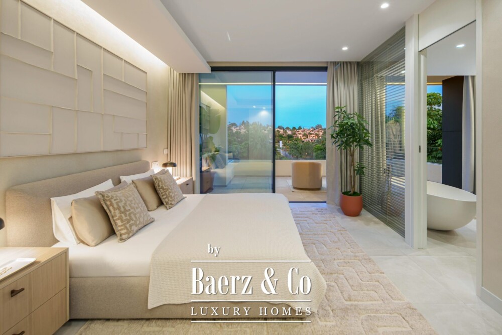 Villa - New Golden Mile - Estepona East - Ref: 8739 image