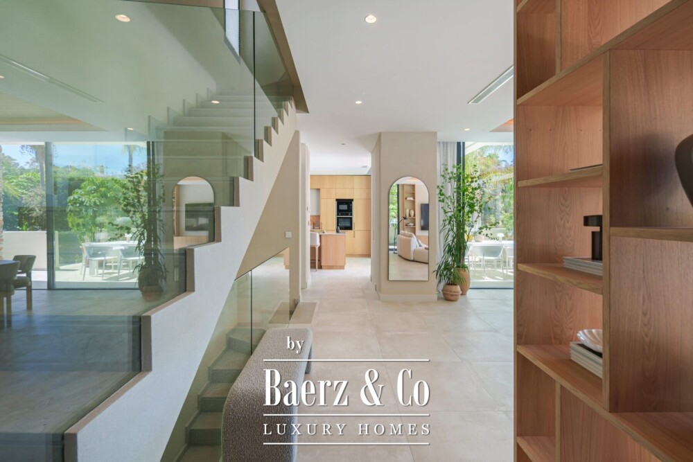 Villa - New Golden Mile - Estepona East - Ref: 8739 image