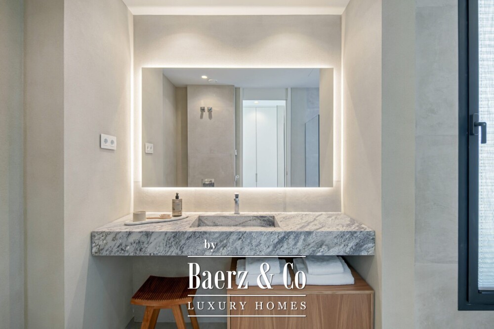 Villa - New Golden Mile - Estepona East - Ref: 8739 image