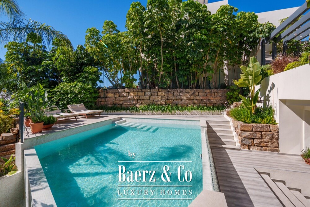 Villa - New Golden Mile - Estepona East - Ref: 8739 image