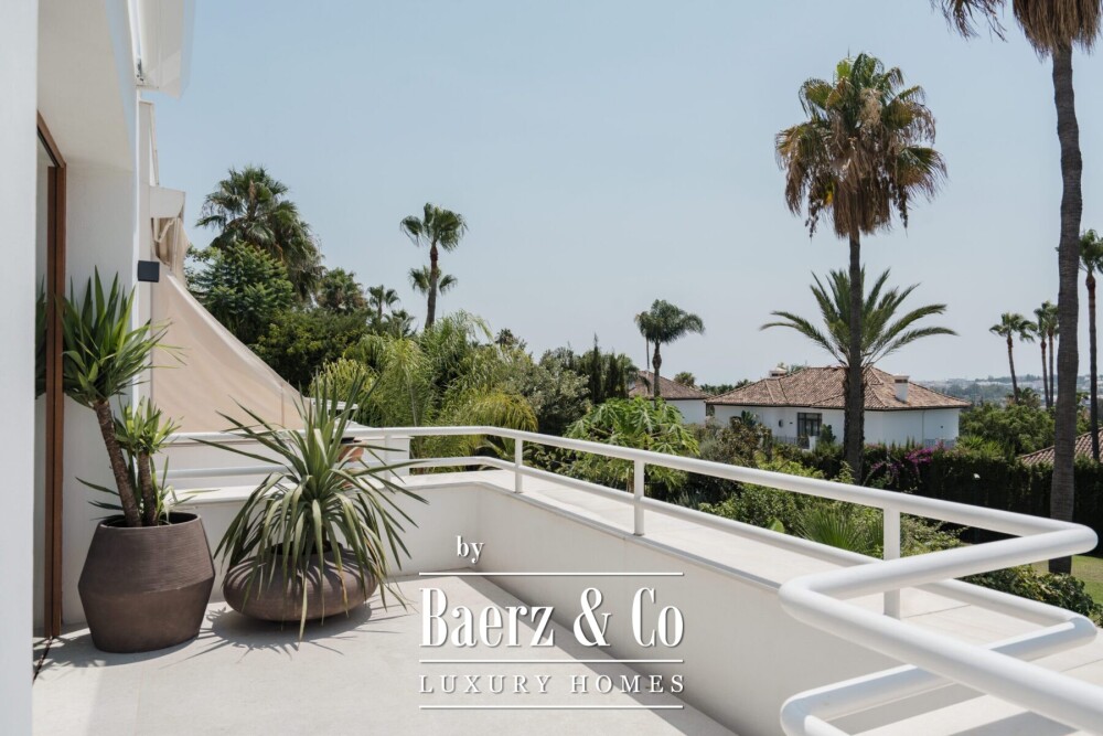 Apartment - Nueva Andalucia - Marbella - Ref: 8740 image