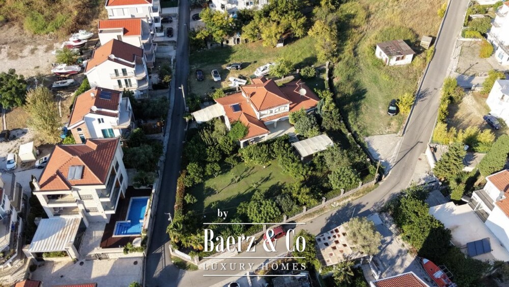 Villa in Herceg Novi Near the Yacht Marina image
