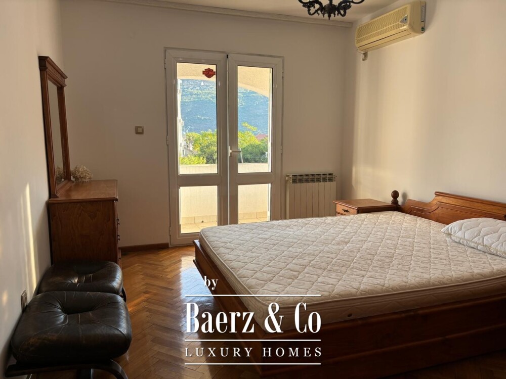 Villa in Herceg Novi Near the Yacht Marina image