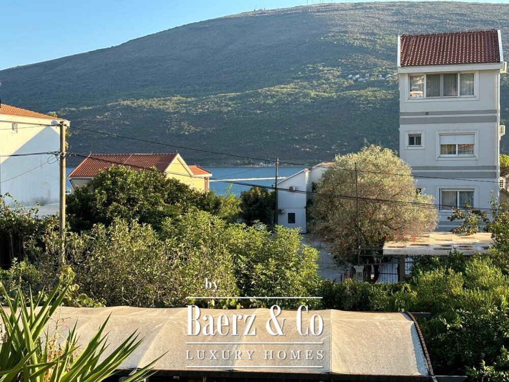 Villa in Herceg Novi Near the Yacht Marina image