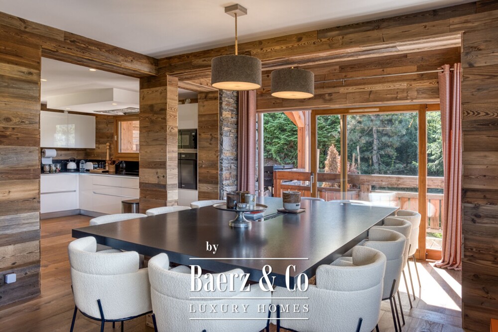 Chalet of 309.98 sqm, 6 bedrooms - near Mont d'Arbois image