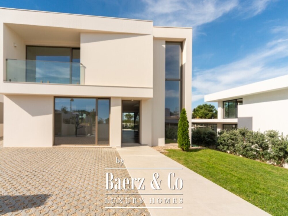 Brand-New Contemporary Villa in São João das Lampas, Close to the Beach image