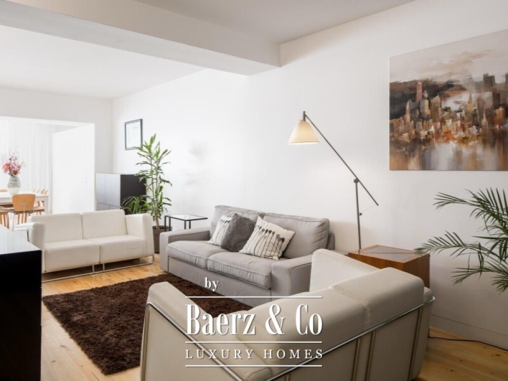 3-Bedroom plus study apartment , with Private Outdoor Space, in Campo Pequeno image