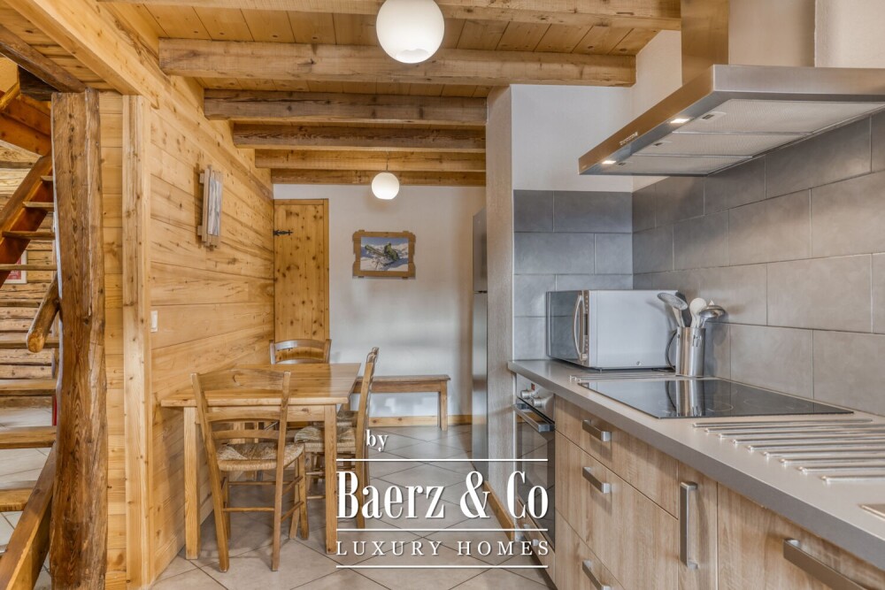 Semi-detached chalet with 6 rooms - Close to the slopes image
