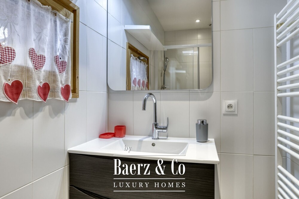Semi-detached chalet with 6 rooms - Close to the slopes image
