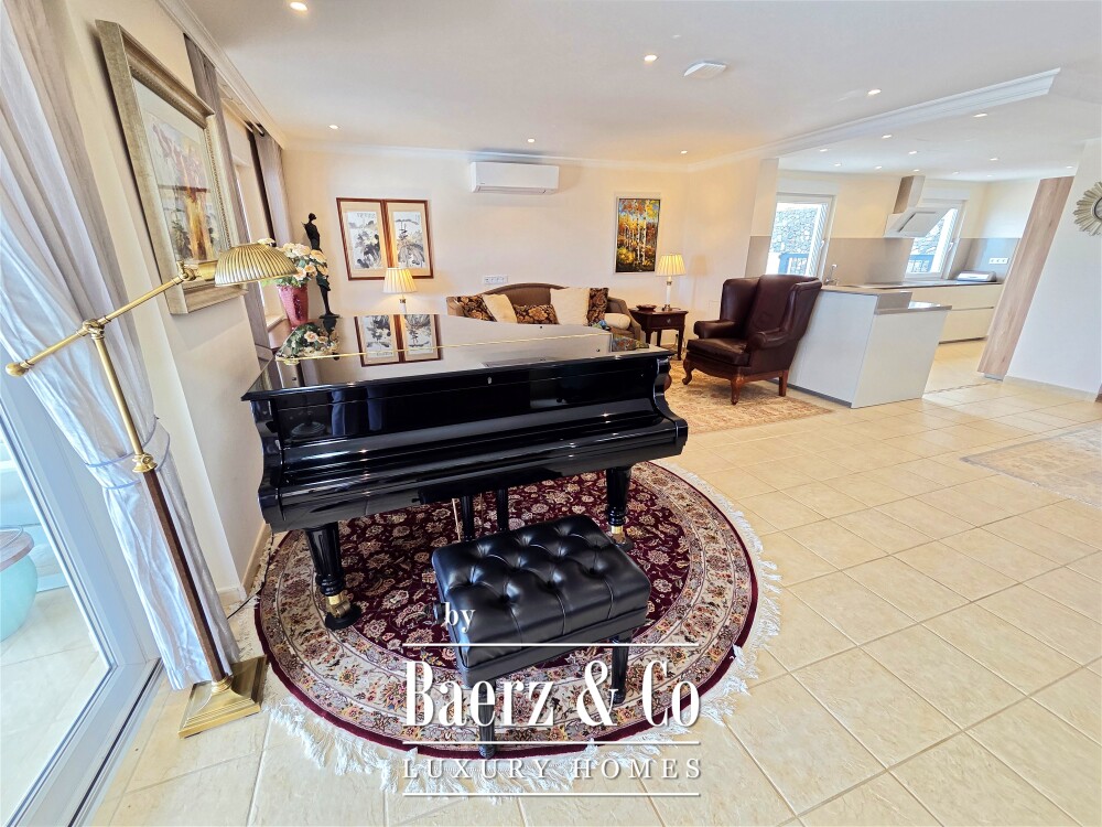 Exclusive villa situated in prestigious residential area Tenerife image