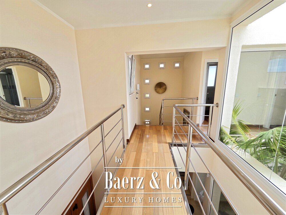 Exclusive villa situated in prestigious residential area Tenerife image