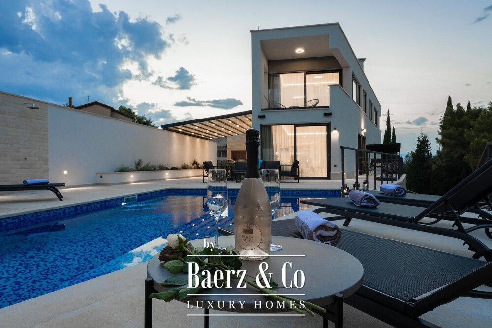 Brač, Supetar, luxury villa in an attractive location image