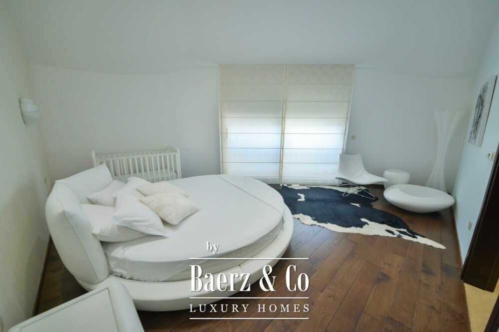 Luxury Three-Bedroom Apartment with Garage in Budva Center image