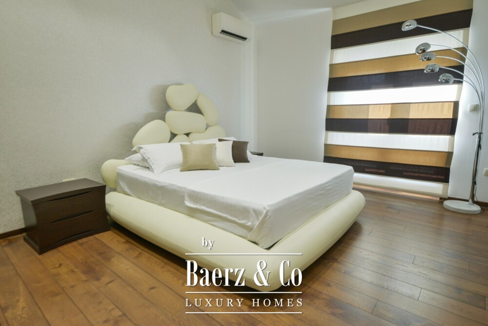 Luxury Three-Bedroom Apartment with Garage in Budva Center image