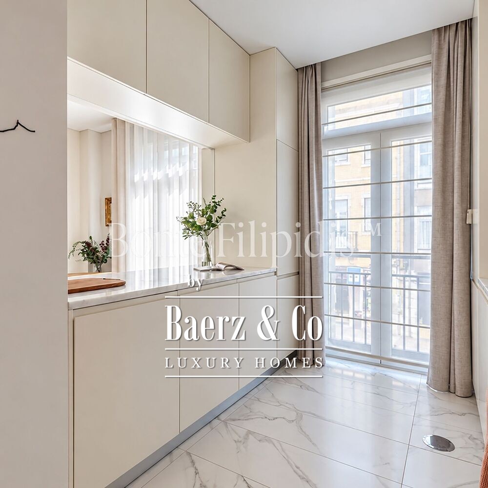 Beautiful luxury home in Campolide, Amoreiras image