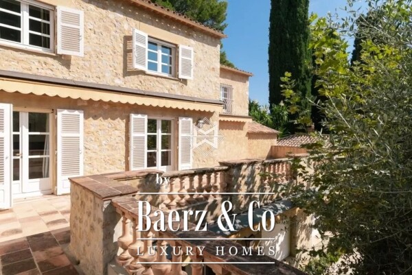 photo 4 Beautiful architect's property in a lush environment