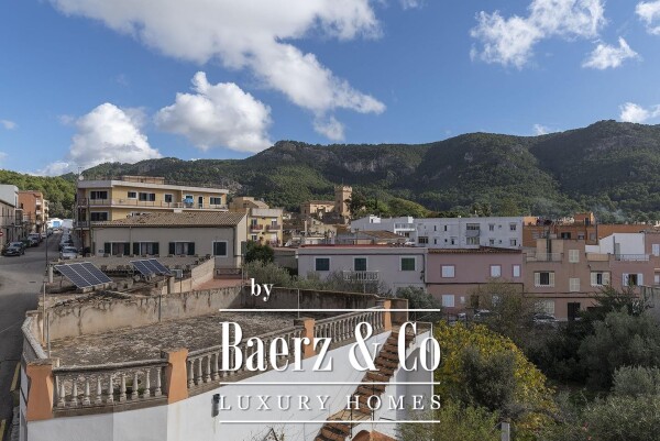 photo 17 Impressive historic house with large plot in Andratx