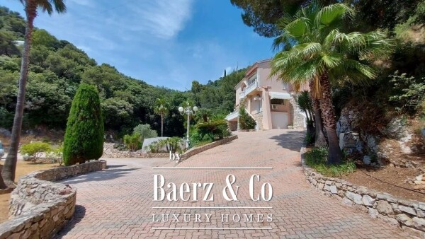 photo 2 Beautiful villa with sea view in Villefranche-sur-Mer
