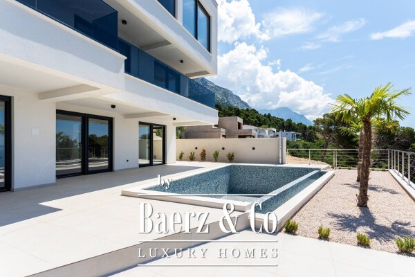 photo 48 Brela, an imposing villa with a panoramic view