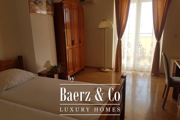 photo 7 Brela - a beautiful villa with 20 rooms and a restaurant near the sea