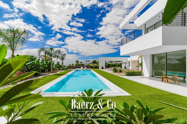 photo 1 Exquisite Newly Built Villa Tenerife south