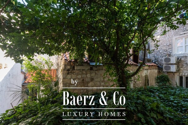 photo 10 Dubrovnik - Old Town, stone house with garden