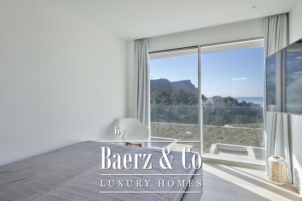 photo 12 Modern villa with privacy overlooking the Mediterranean