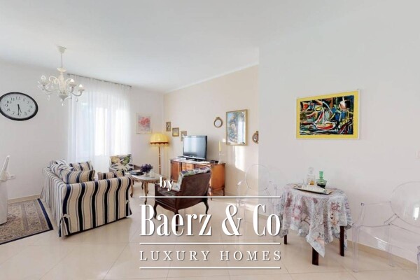 photo 12 Jelsa, a unique house right on the waterfront