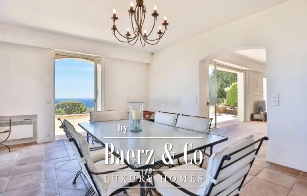 photo 6 VALLAURIS, NEAR CANNES -  BRIGHT PROVENCAL VILLA - PANORAMIC SEA VIEW