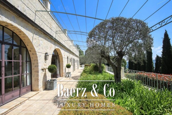 photo 7 Mougins - Situated ath the heart of the renowned village of Mougins