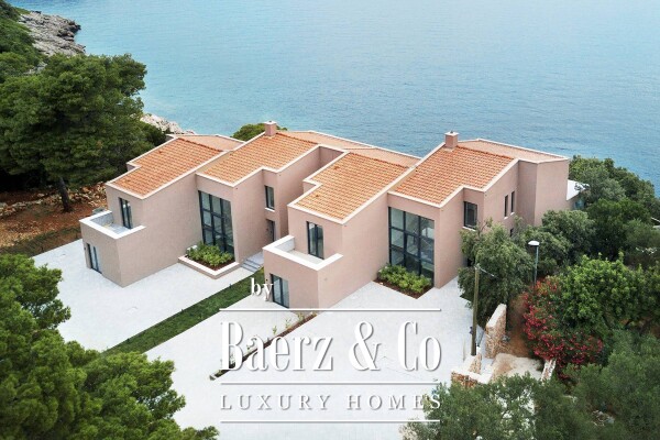 photo 2 Dubrovnik archipelago, two luxury villas 604 m2 first row to the sea with pool