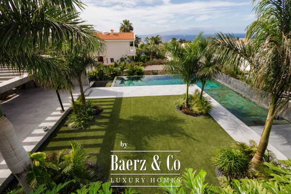 photo 3 Brutalist-style villa in Costa Adeje