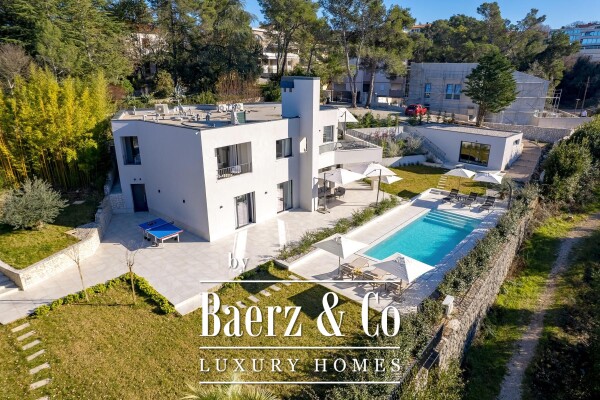 photo 2 Island of Krk, Malinska, luxury villa with two apartments in the first row to the sea