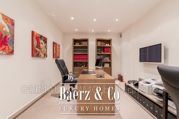 photo 8 In an estate with a swimming pool and tennis court, beautifu