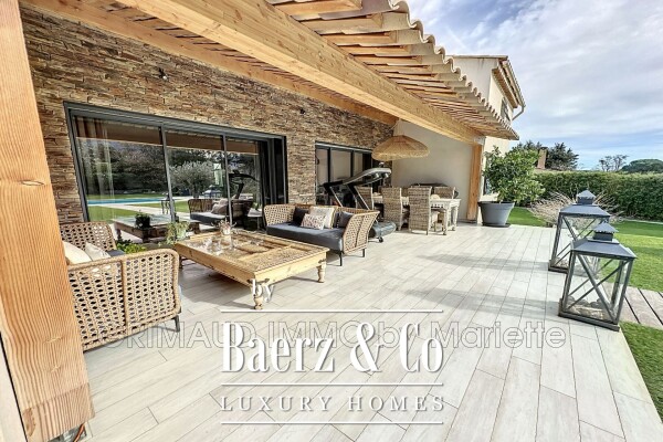 photo 6 Within walking distance of the village – Stunning Villa with